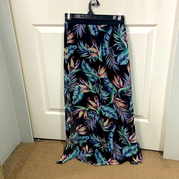 Cute floral long skirt - Picture 1 of 6